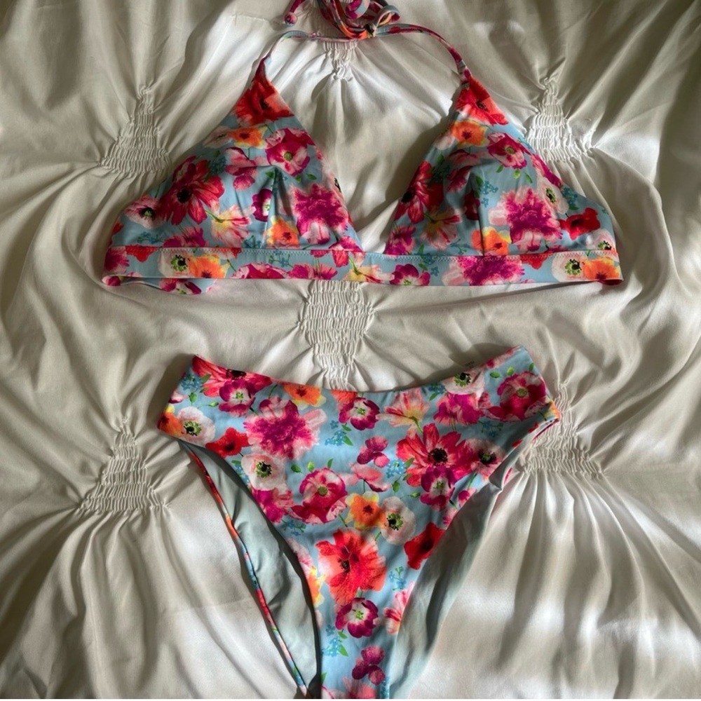 Victoria's Secret Floral Bikini Top🌸